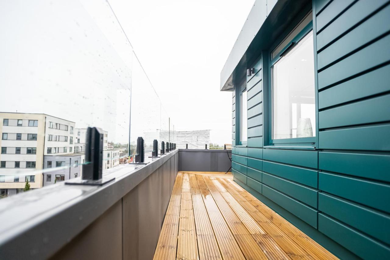 Luxe & Stylish 1 & 2 Bed Flats Near Heathrow, Legoland, & Windsor Slough Exterior foto